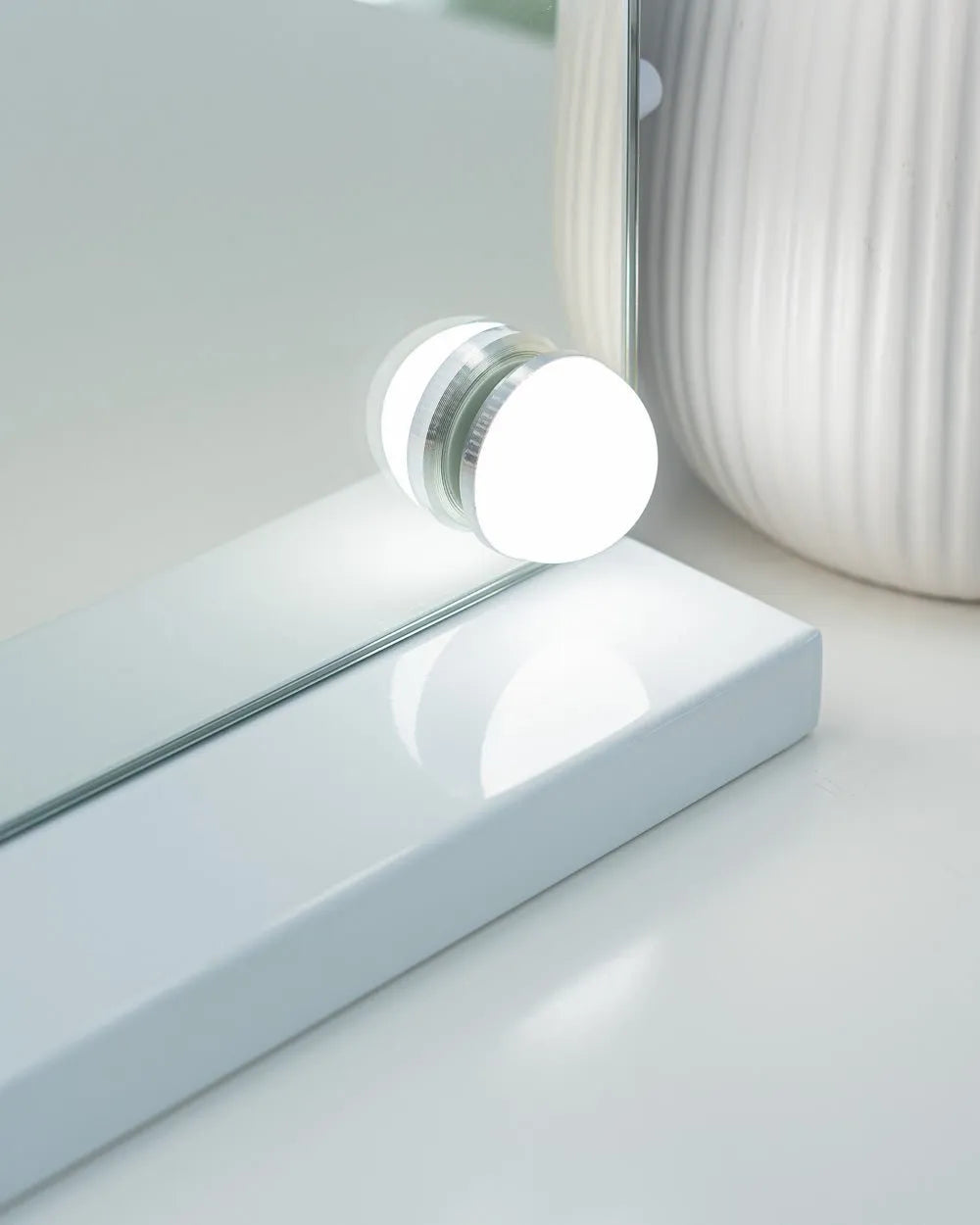 Miroir de Maquillage Lumineux — 15 Ampoules LED, 3 Tons de Lumière Ajustables, Commandes Tactiles